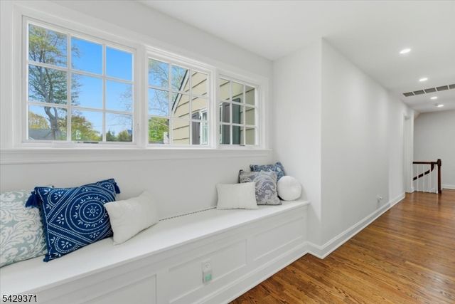 1061 Wychwood Rd, Westfield Town, NJ 07090