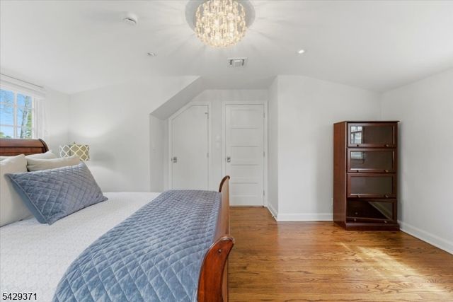 1061 Wychwood Rd, Westfield Town, NJ 07090