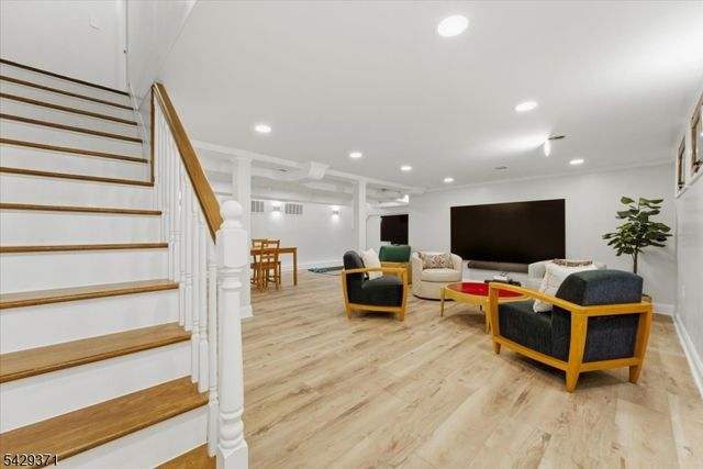1061 Wychwood Rd, Westfield Town, NJ 07090
