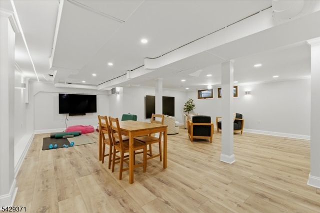 1061 Wychwood Rd, Westfield Town, NJ 07090