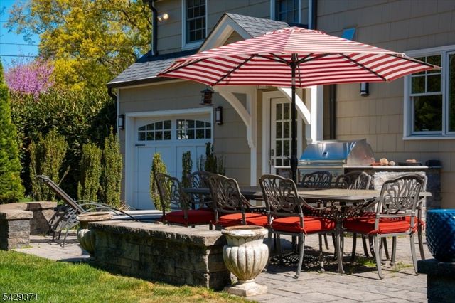 1061 Wychwood Rd, Westfield Town, NJ 07090