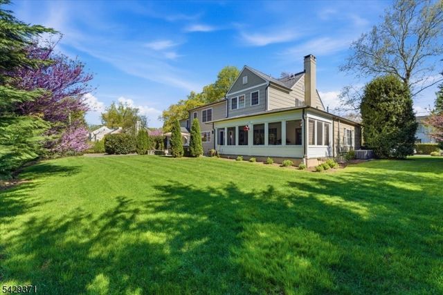 1061 Wychwood Rd, Westfield Town, NJ 07090