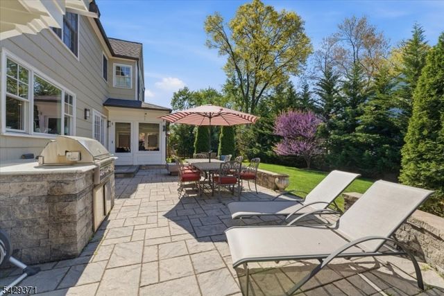1061 Wychwood Rd, Westfield Town, NJ 07090