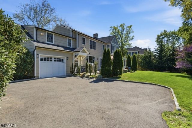 1061 Wychwood Rd, Westfield Town, NJ 07090
