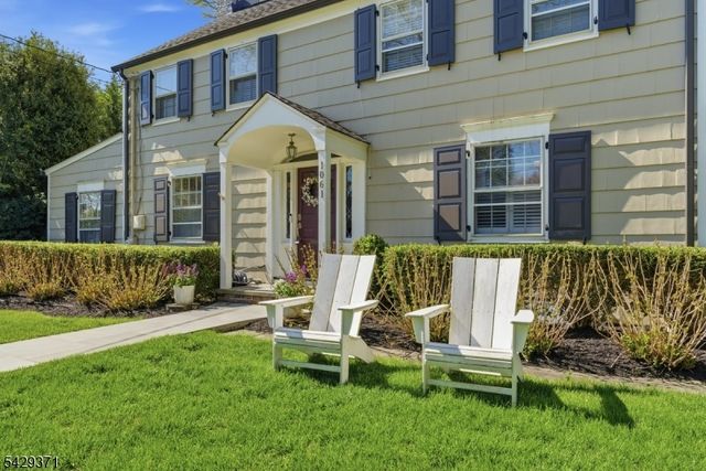 1061 Wychwood Rd, Westfield Town, NJ 07090