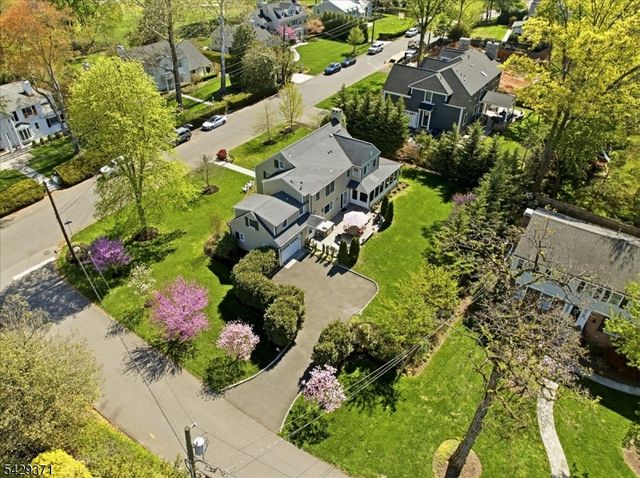 1061 Wychwood Rd, Westfield Town, NJ 07090
