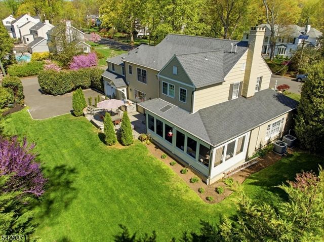1061 Wychwood Rd, Westfield Town, NJ 07090