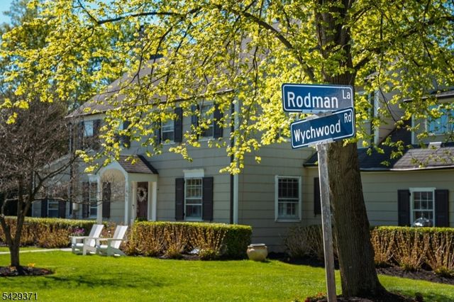 1061 Wychwood Rd, Westfield Town, NJ 07090