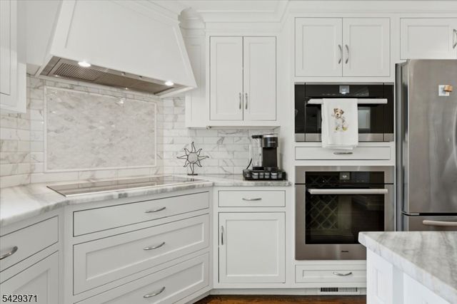 1061 Wychwood Rd, Westfield Town, NJ 07090