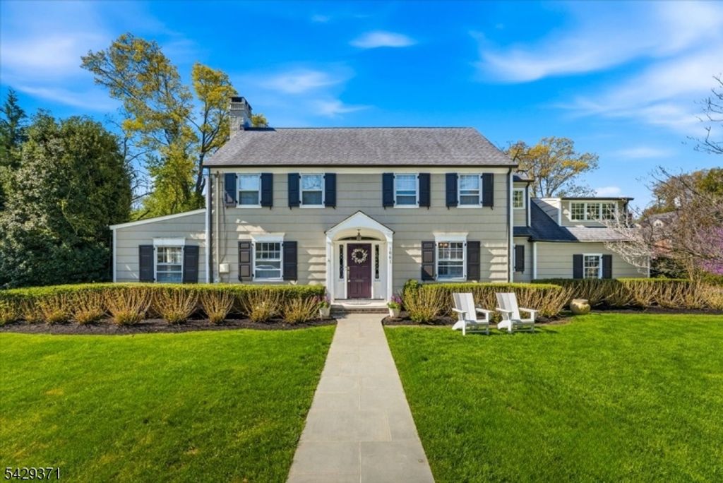 1061 Wychwood Rd, Westfield Town, NJ 07090