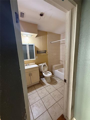 3801 N DARTMOUTH AVENUE, Tampa, FL 33603