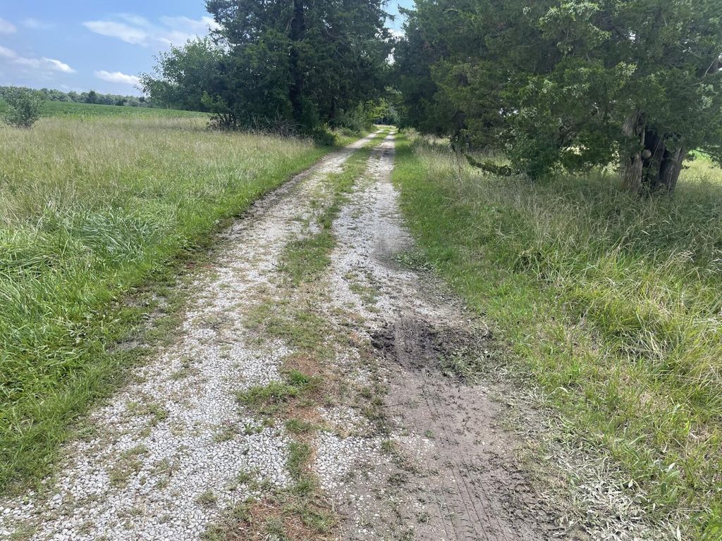 3626 E HIGHWAY 24, Moberly, MO 65270