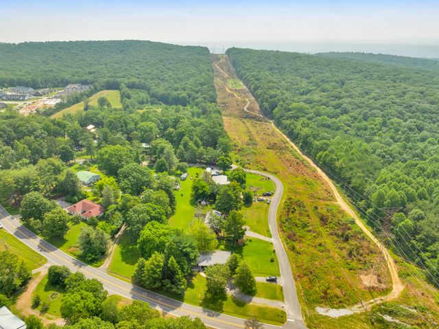 206 Arvle York Circle, Lookout Mountain, GA 30750