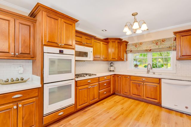 206 Arvle York Circle, Lookout Mountain, GA 30750