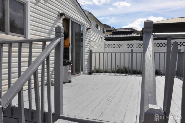9 FLORENCE Street, Parlin, NJ 08859