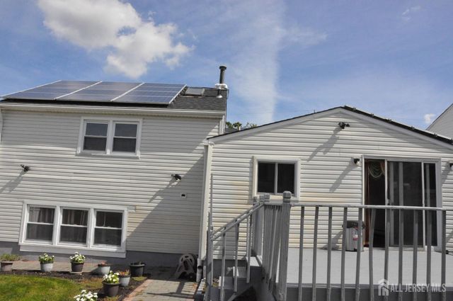 9 FLORENCE Street, Parlin, NJ 08859