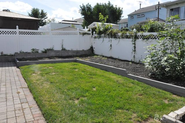 9 FLORENCE Street, Parlin, NJ 08859