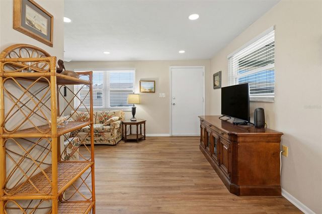 12400 PARK BOULEVARD 217, Seminole, FL 33772