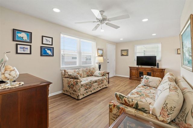 12400 PARK BOULEVARD 217, Seminole, FL 33772