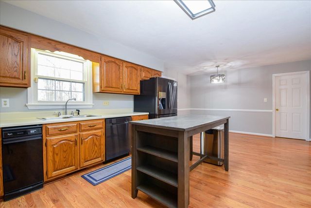 620 Duxbury LN, Salem, VA 24153