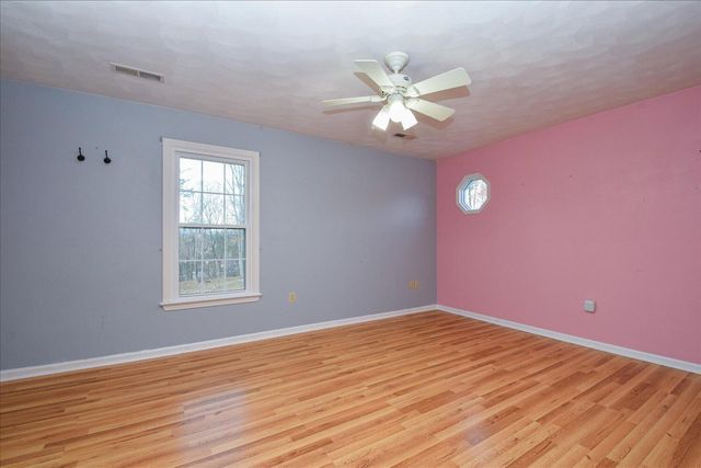 620 Duxbury LN, Salem, VA 24153