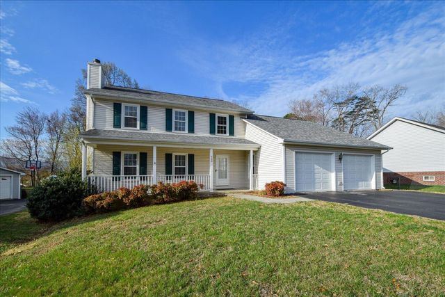 620 Duxbury LN, Salem, VA 24153
