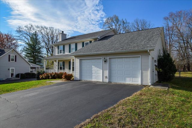 620 Duxbury LN, Salem, VA 24153