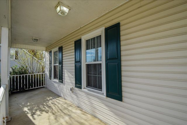 620 Duxbury LN, Salem, VA 24153