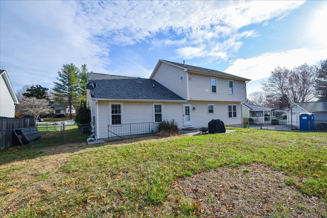 620 Duxbury LN, Salem, VA 24153