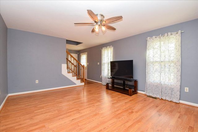 620 Duxbury LN, Salem, VA 24153