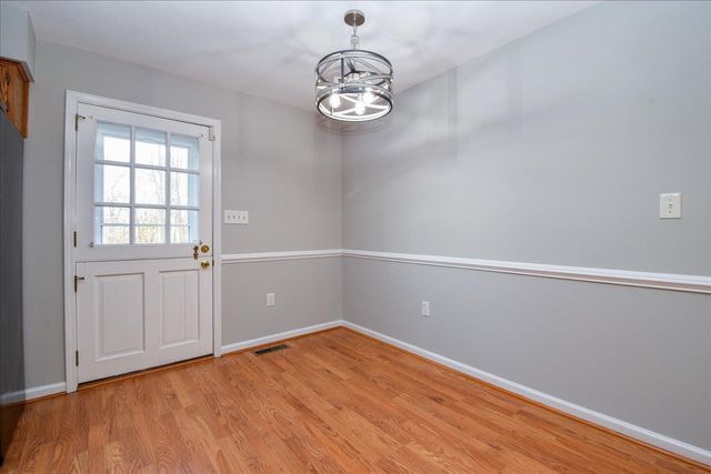 620 Duxbury LN, Salem, VA 24153