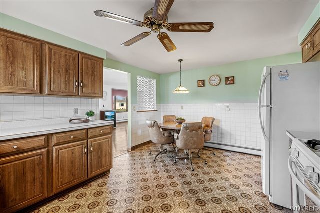 39 Cardy Lane, Cheektowaga, NY 14043