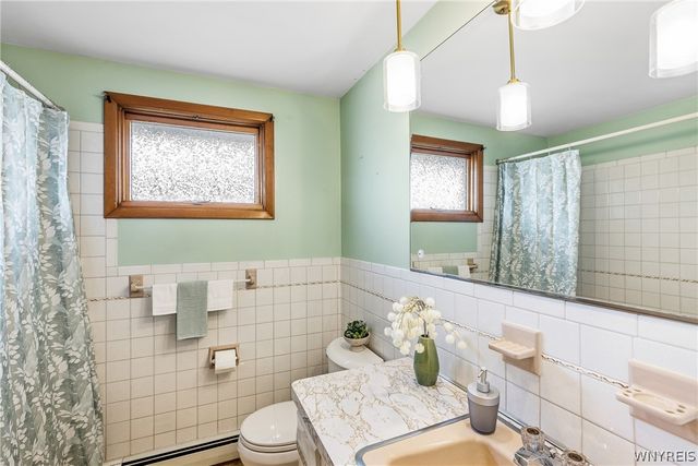 39 Cardy Lane, Cheektowaga, NY 14043