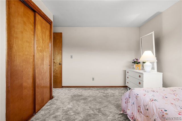 39 Cardy Lane, Cheektowaga, NY 14043