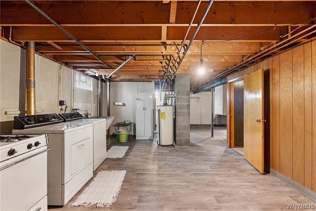 39 Cardy Lane, Cheektowaga, NY 14043