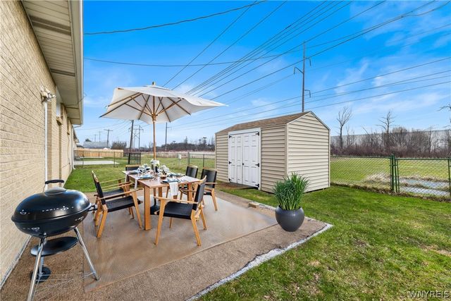 39 Cardy Lane, Cheektowaga, NY 14043