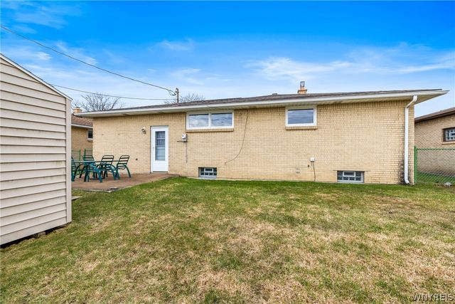 39 Cardy Lane, Cheektowaga, NY 14043