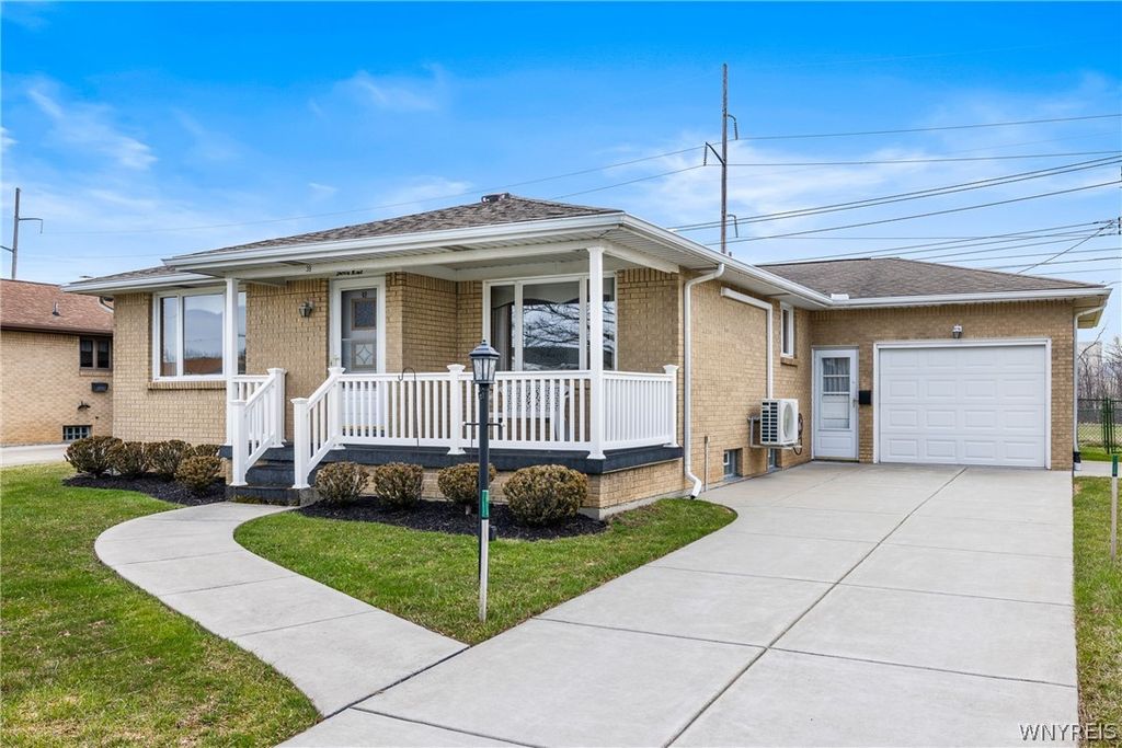 39 Cardy Lane, Cheektowaga, NY 14043