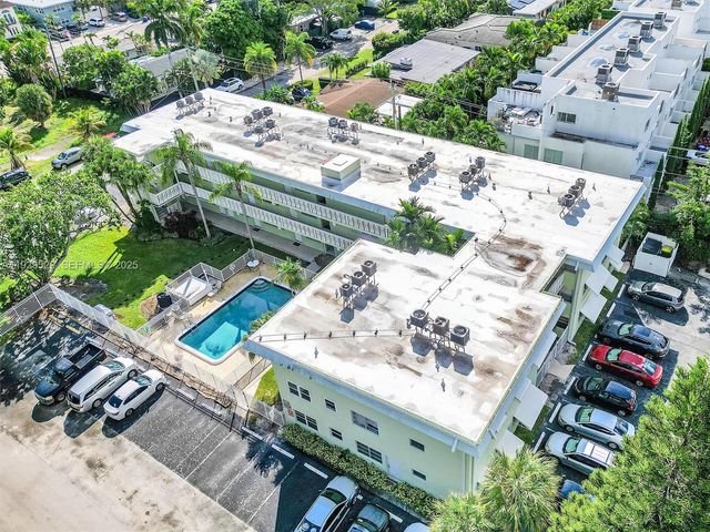 1900 NE 8th Ct 302, Fort Lauderdale, FL 33304