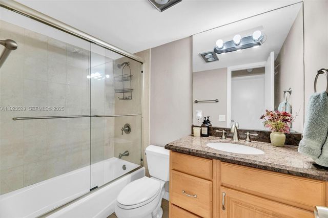 1900 NE 8th Ct 302, Fort Lauderdale, FL 33304