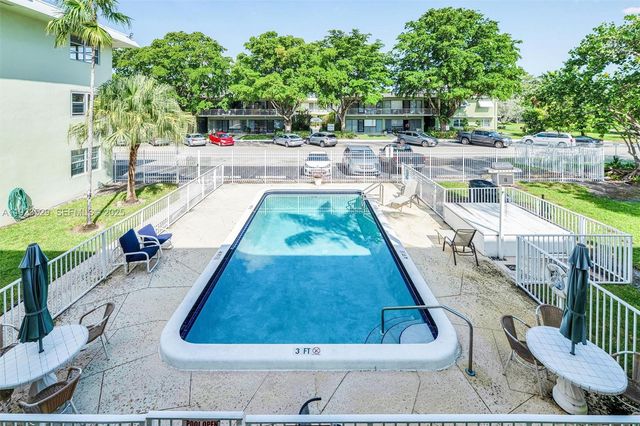 1900 NE 8th Ct 302, Fort Lauderdale, FL 33304