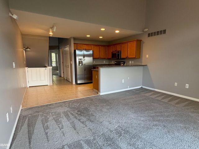 35037 Windsor Drive, New Baltimore, MI 48047