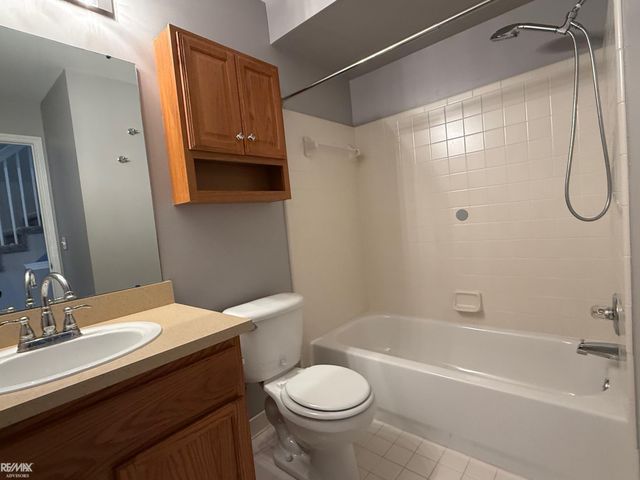 35037 Windsor Drive, New Baltimore, MI 48047