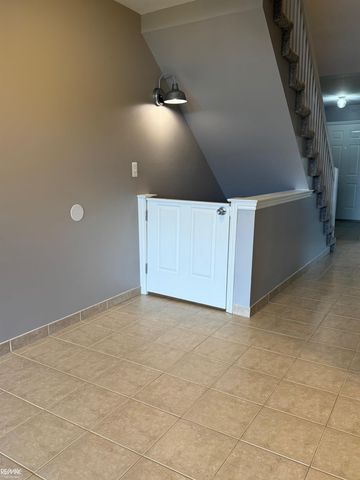 35037 Windsor Drive, New Baltimore, MI 48047