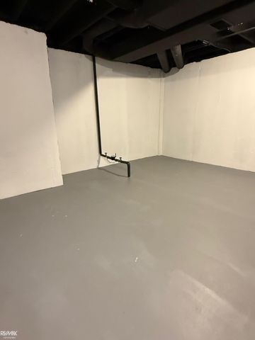 35037 Windsor Drive, New Baltimore, MI 48047