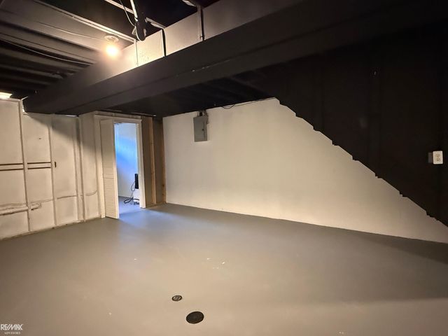 35037 Windsor Drive, New Baltimore, MI 48047