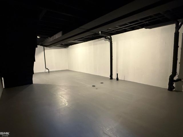 35037 Windsor Drive, New Baltimore, MI 48047