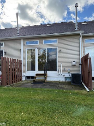 35037 Windsor Drive, New Baltimore, MI 48047