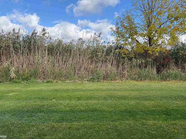 35037 Windsor Drive, New Baltimore, MI 48047