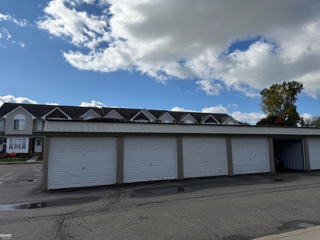 35037 Windsor Drive, New Baltimore, MI 48047